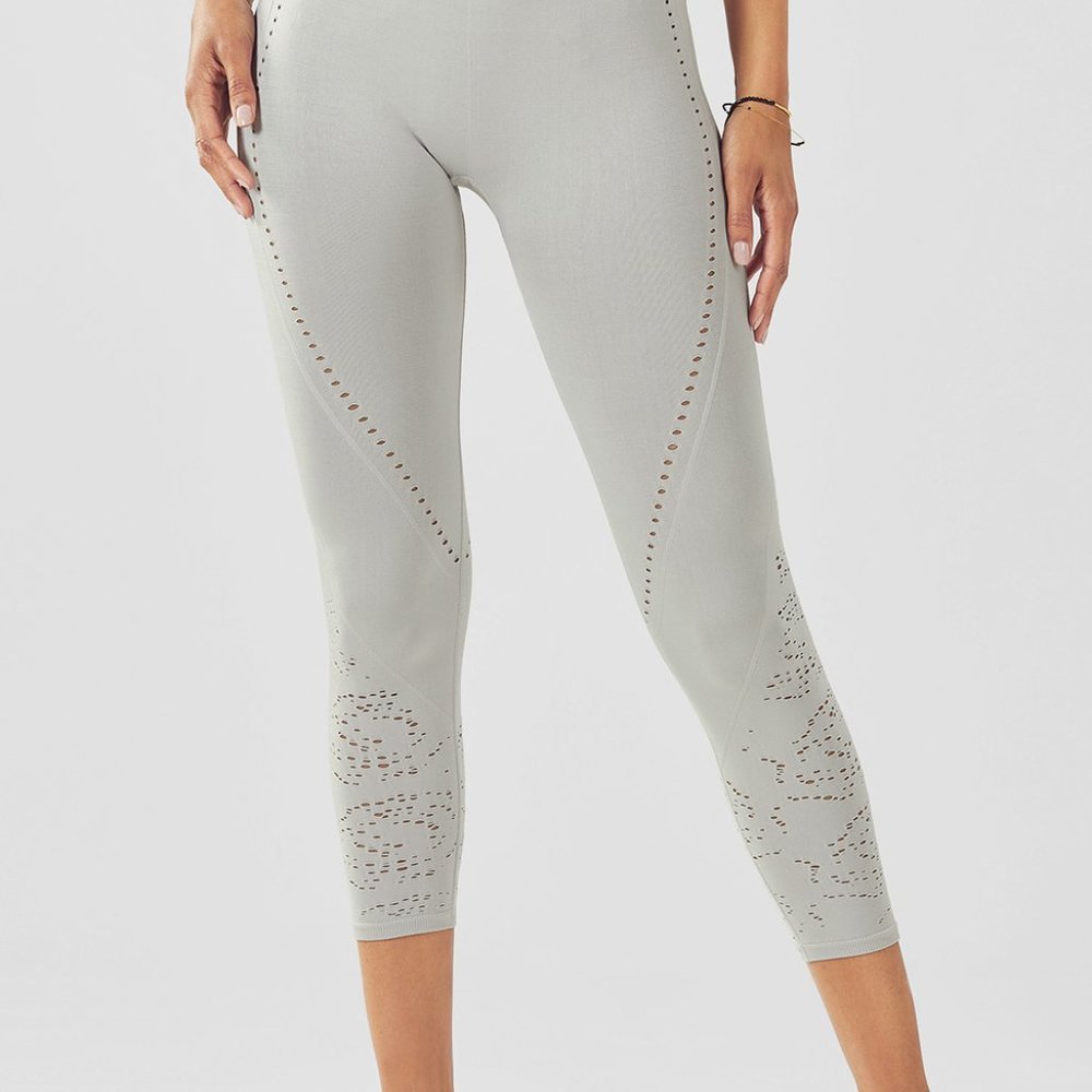 Fabletics Grey Seamless High-Waisted Capri Workout Athletic Leggings Size Small